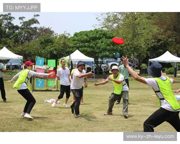 _新兴运动：飞盘高空投掷引领潮流_，飞盘运动技巧